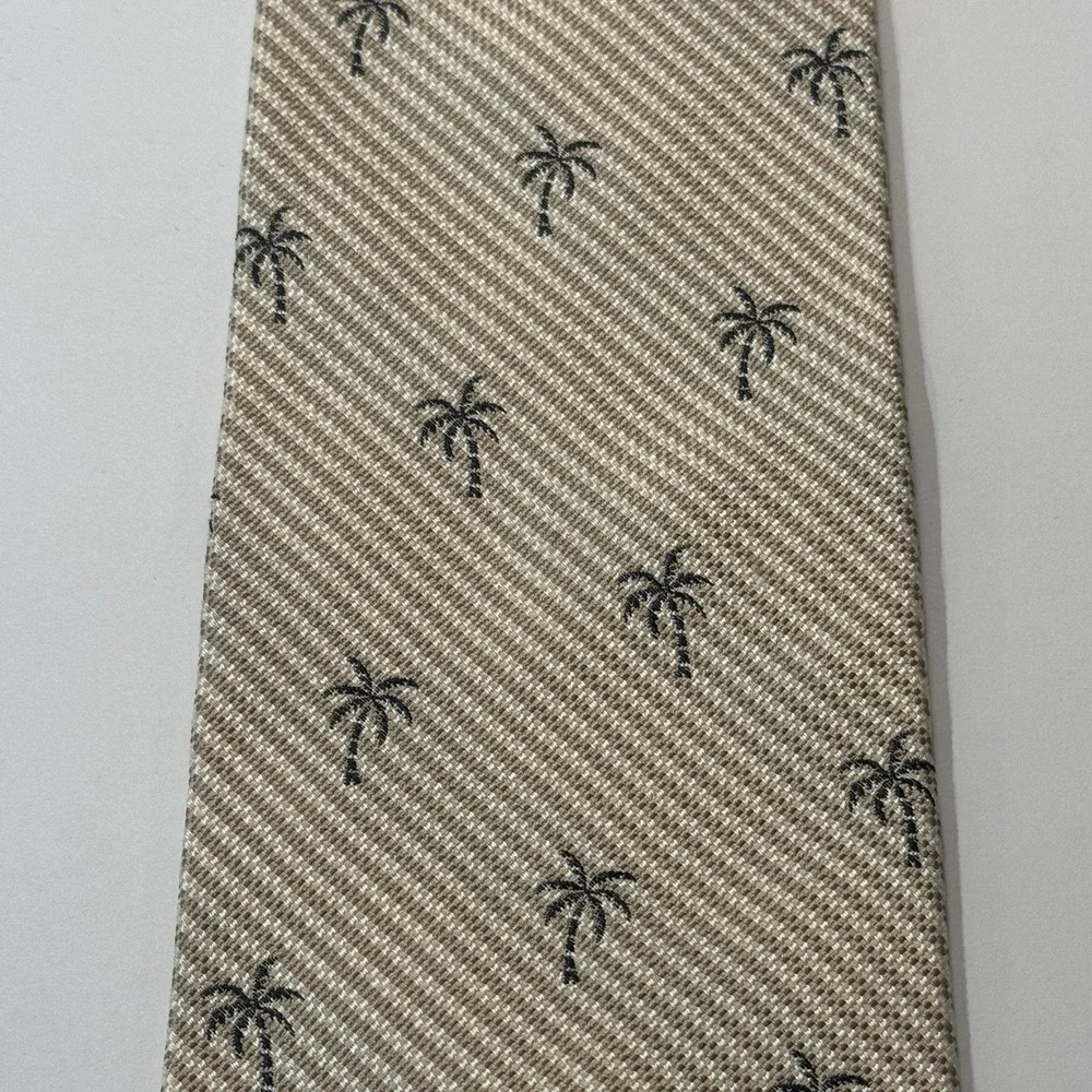 TOMMY BAHAMA‎  Palm Trees Beach Vacation Tan Men's 100% Silk Neck Tie